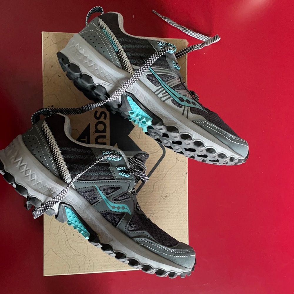 Saucony Excursion Charcoal/Marine NIB Size 8.5